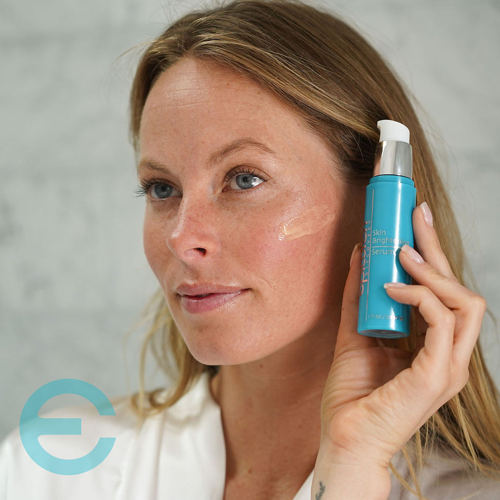 woman holding Epicuren Skin Brightening Serum