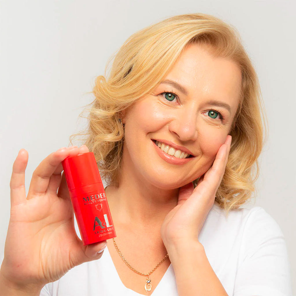 woman holding Meder Arma-Lift Concentrate
