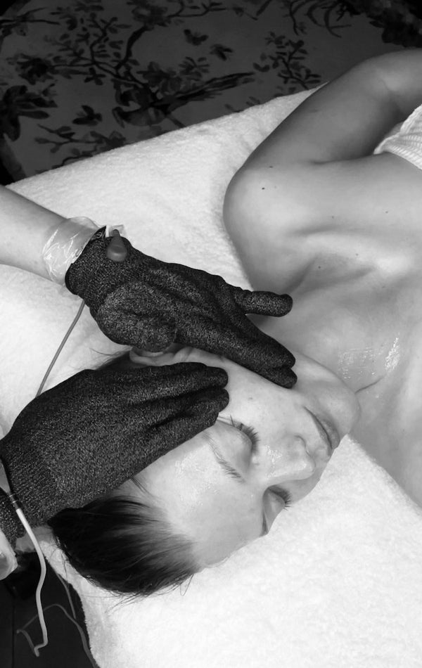 The Studio Signature Facial (meety)-Service-Leigh Kelley Skin Studio-Leigh Kelley Skin Studio Best Facialist Hudson Valley Kingston New York